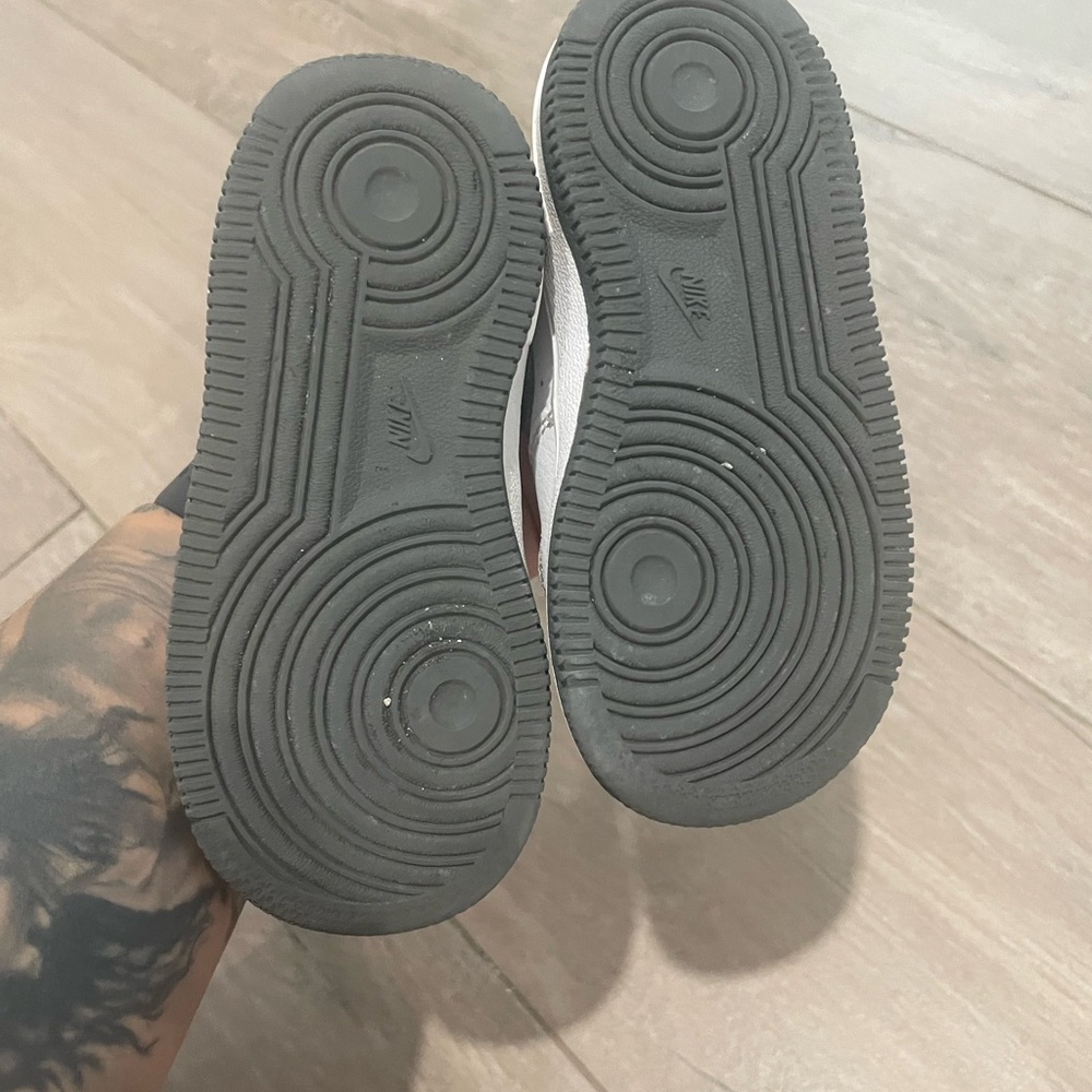 Nike - Picture 5 of 5